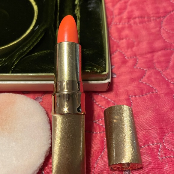 Vintage Dubarry makeup Gift set Gold Compact and Lipstick Set Never used - Picture 4 of 14